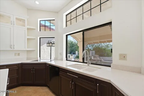 $1,025,000 | 15814 North 12th Street, Phoenix, AZ 85022