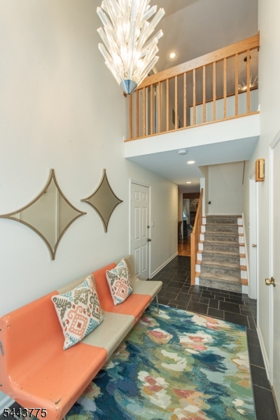 122 Macleish Court Mahwah, NJ 07430 - Photo 3 of 28