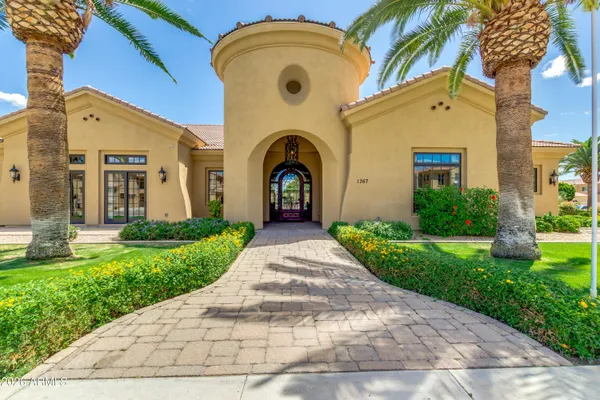 $2,295 | 1367 South Country Club Drive, Unit 1340, Mesa, AZ 85210