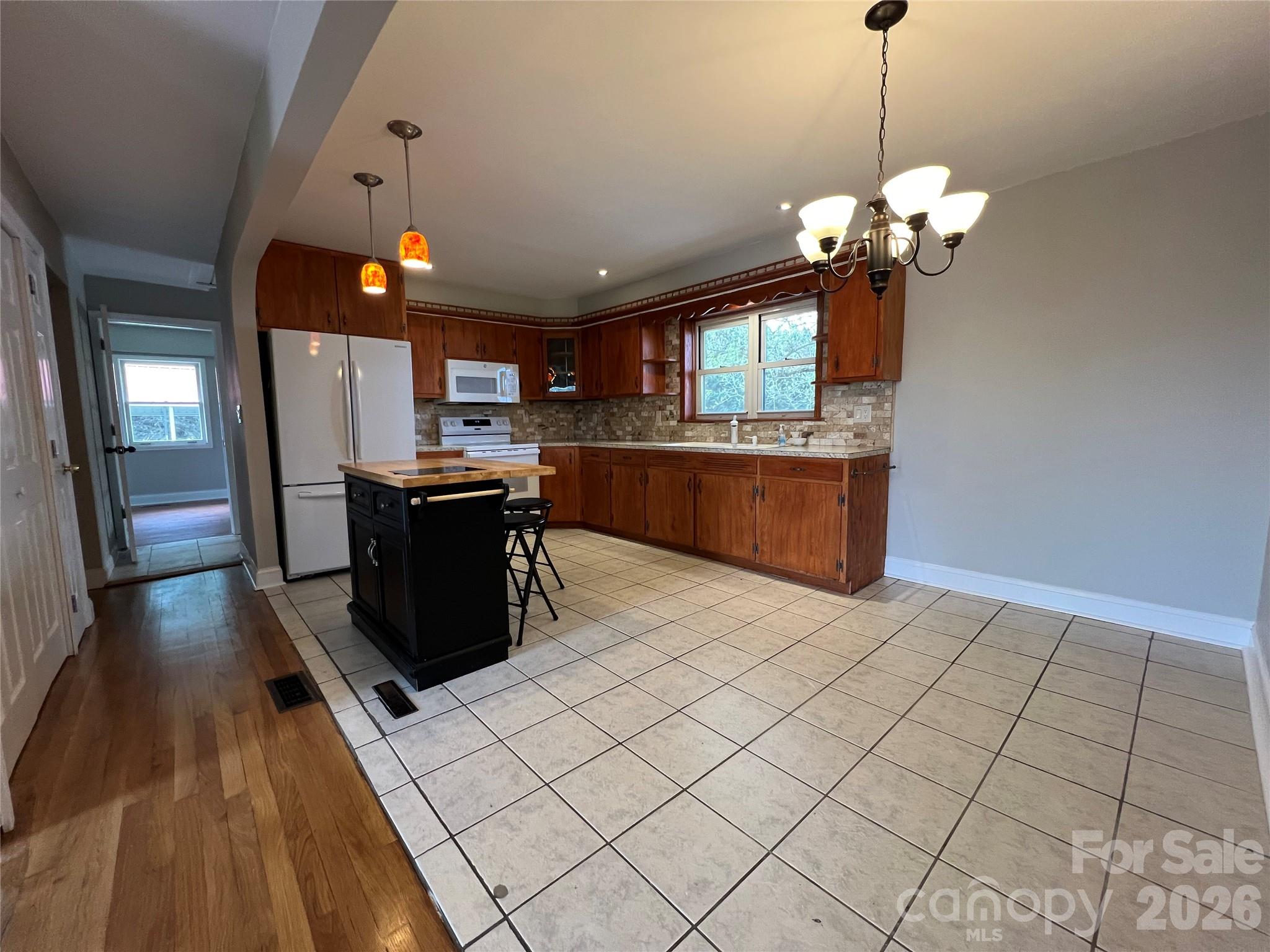 93 Laycock Road Hendersonville, NC 28792 - Photo 14 of 34