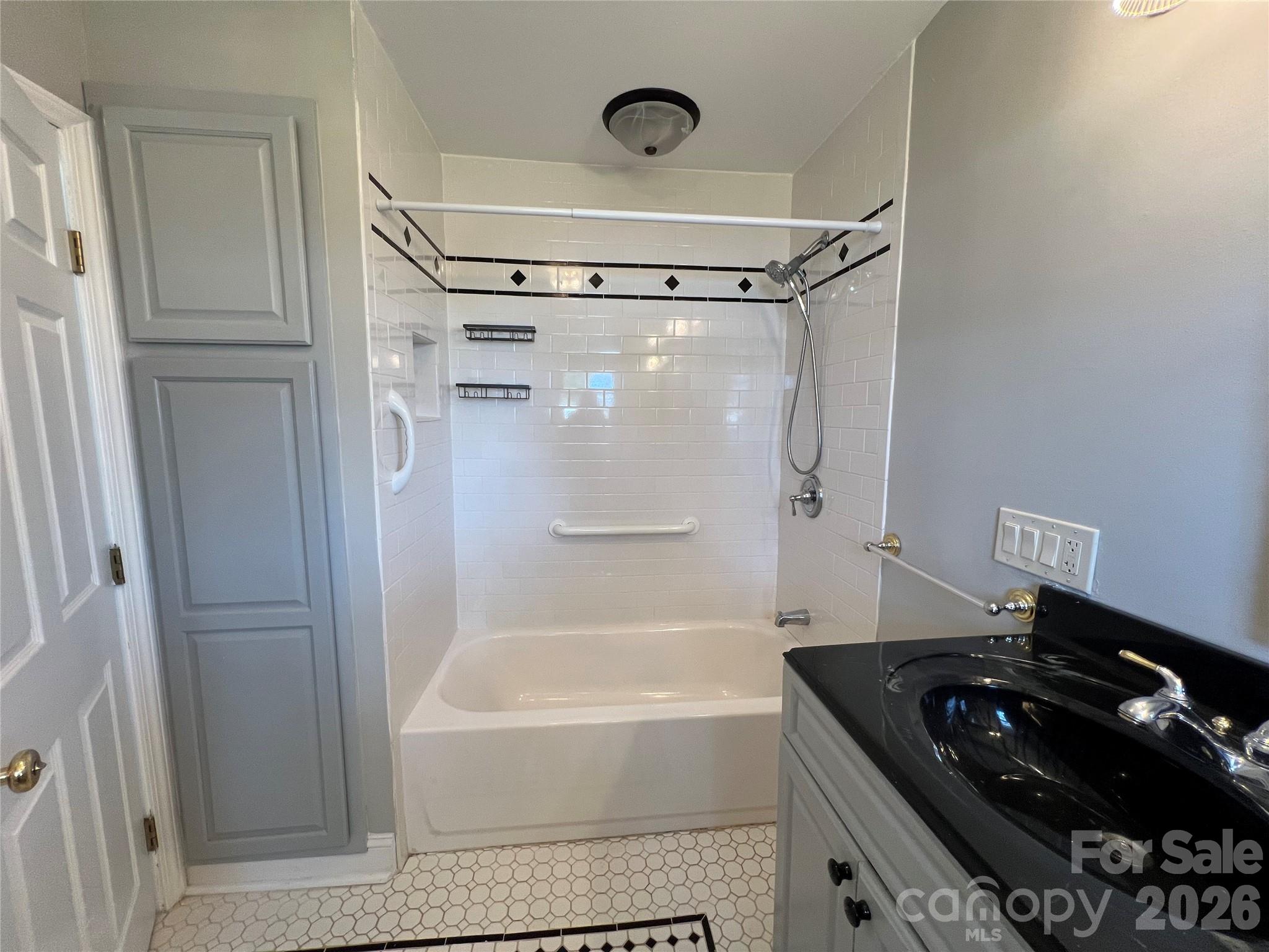 93 Laycock Road Hendersonville, NC 28792 - Photo 18 of 34