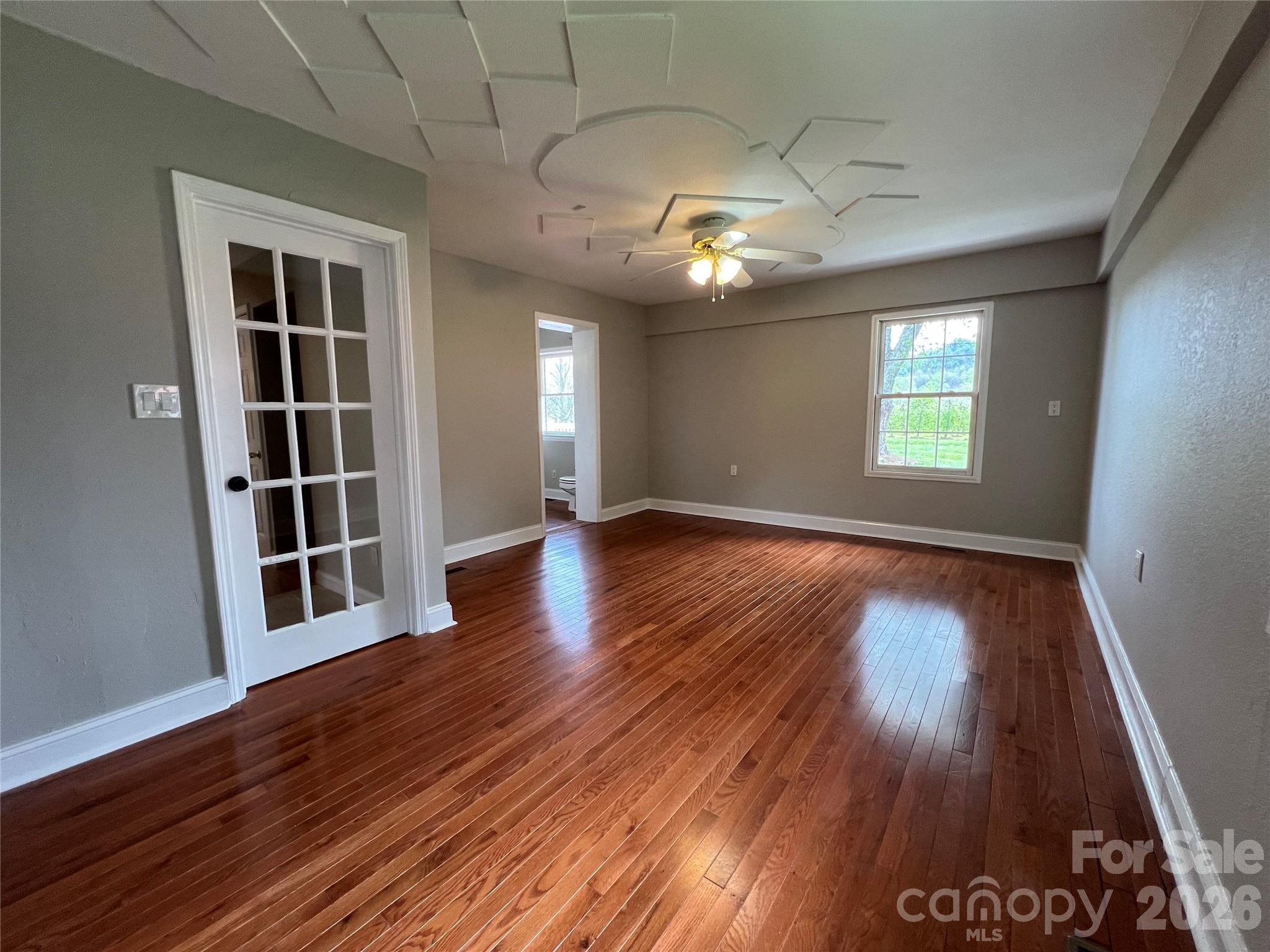 93 Laycock Road Hendersonville, NC 28792 - Photo 20 of 34