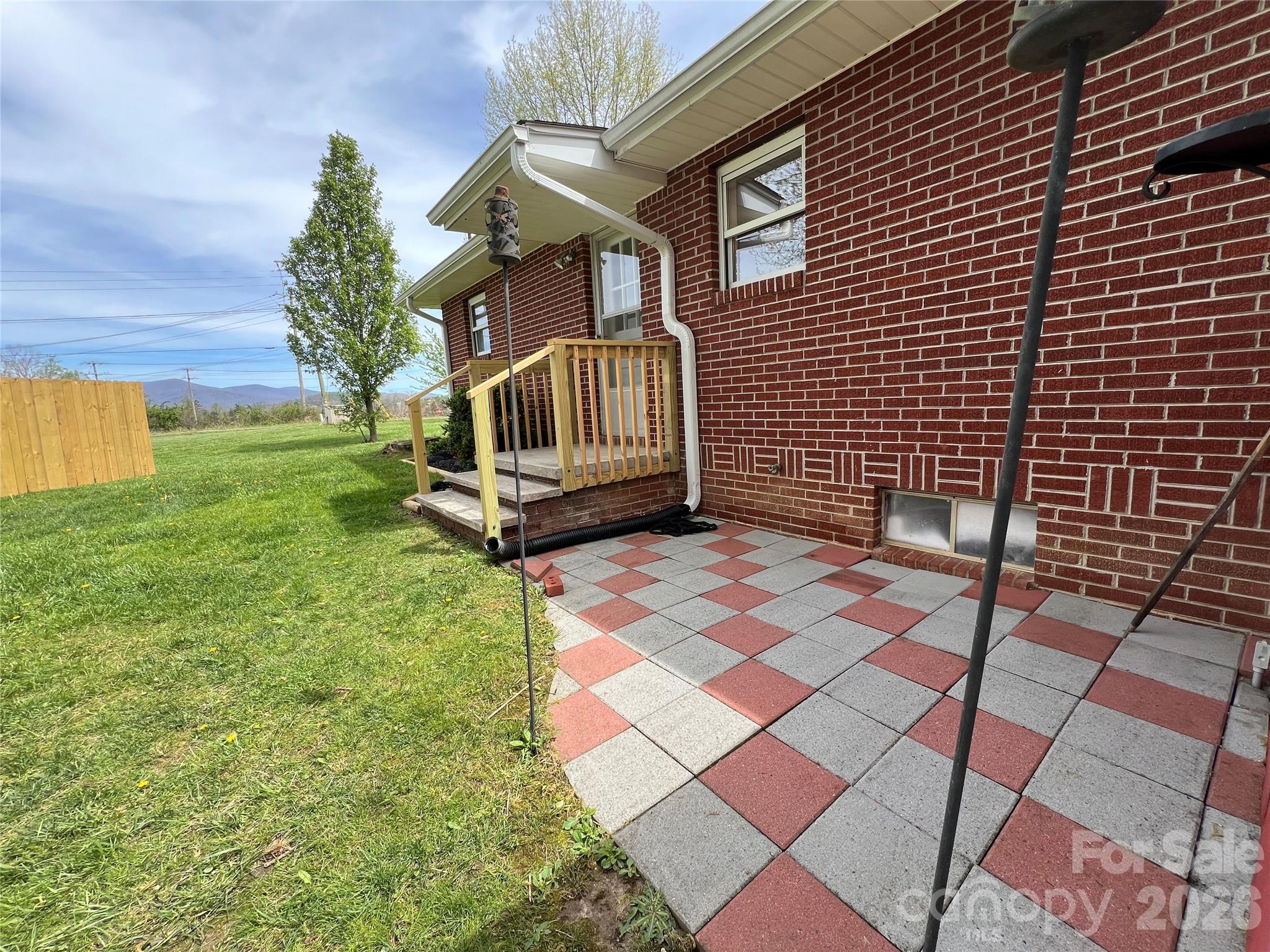 93 Laycock Road Hendersonville, NC 28792 - Photo 27 of 34