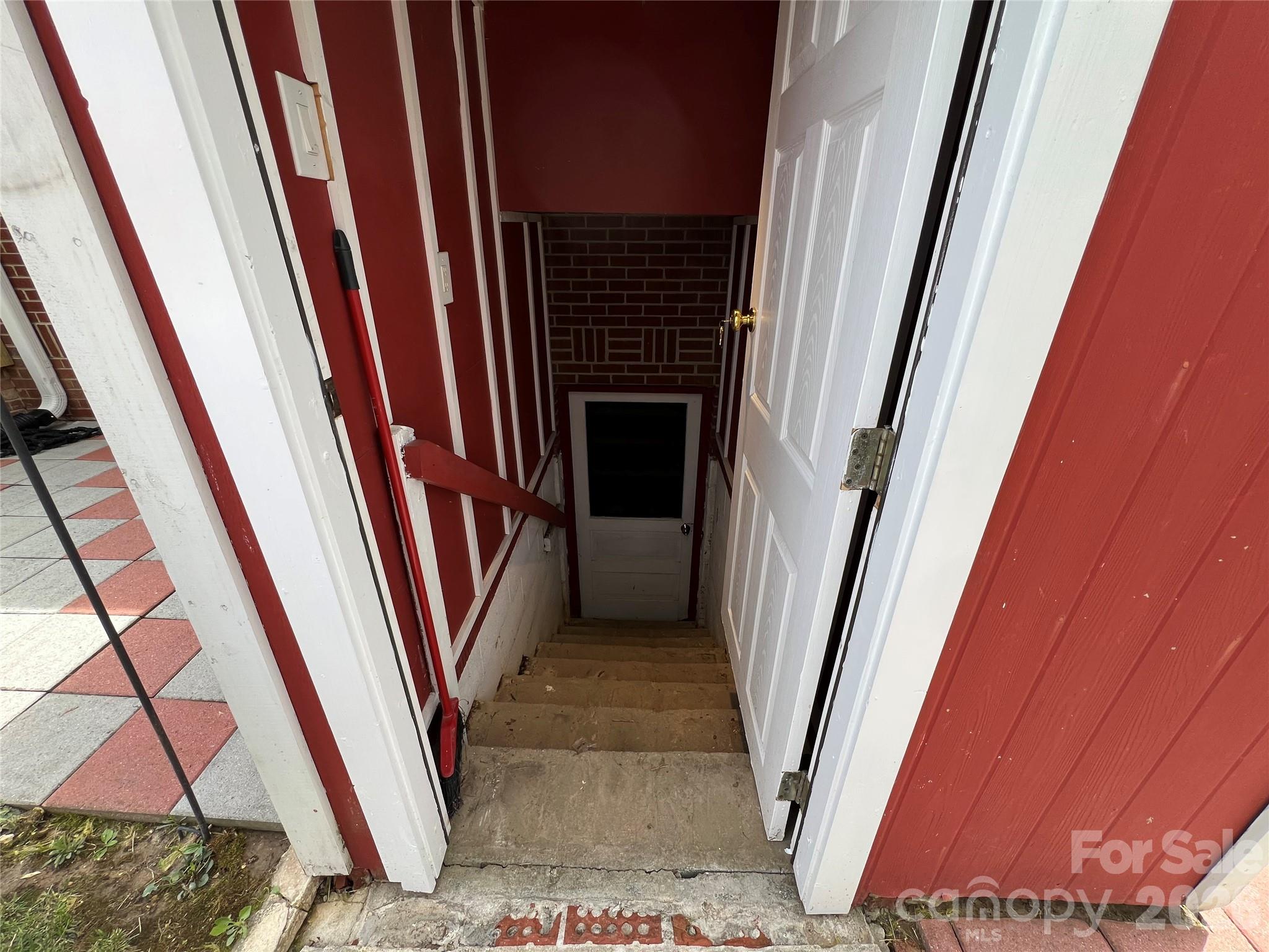 93 Laycock Road Hendersonville, NC 28792 - Photo 28 of 34