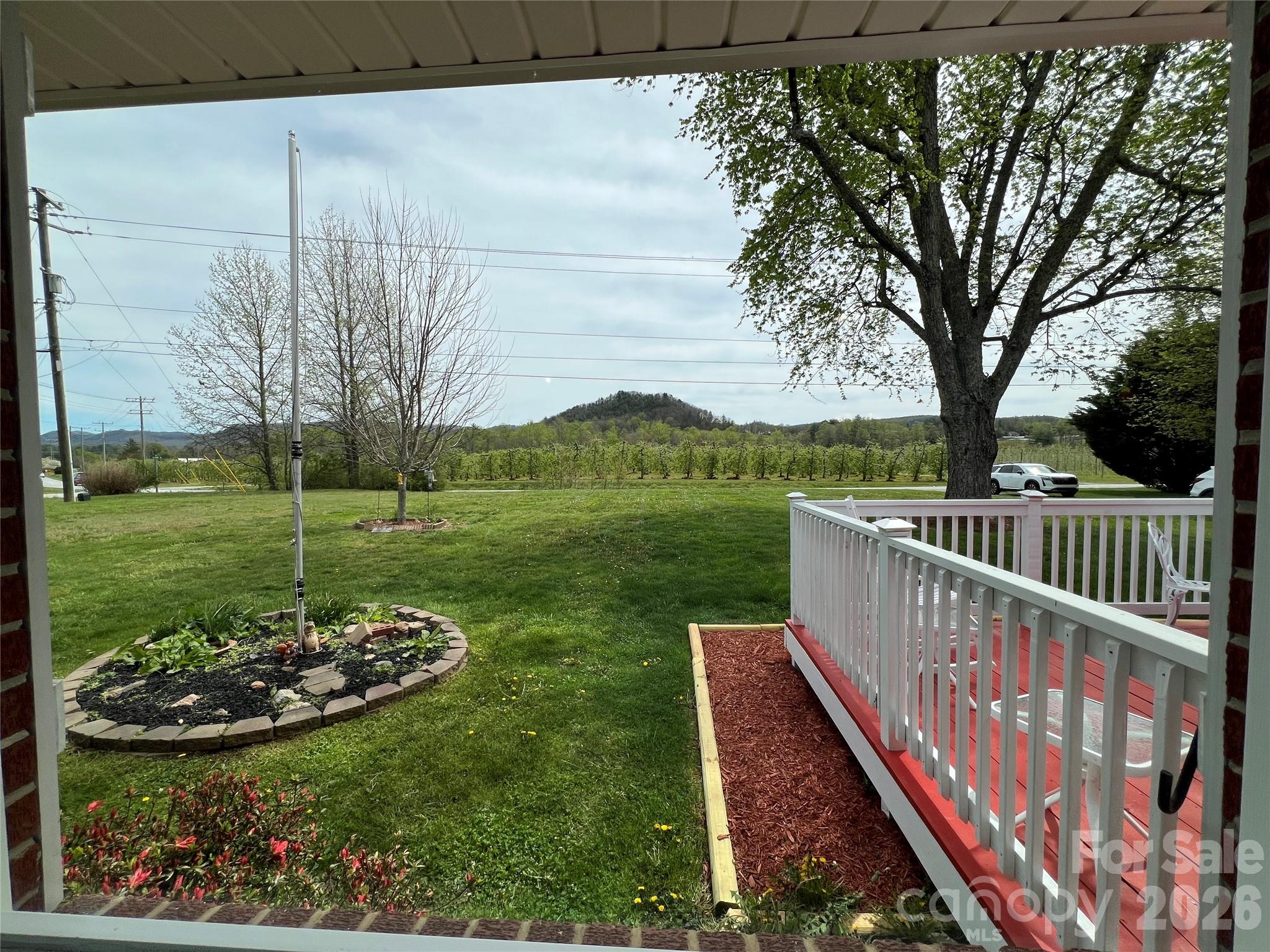 93 Laycock Road Hendersonville, NC 28792 - Photo 3 of 34