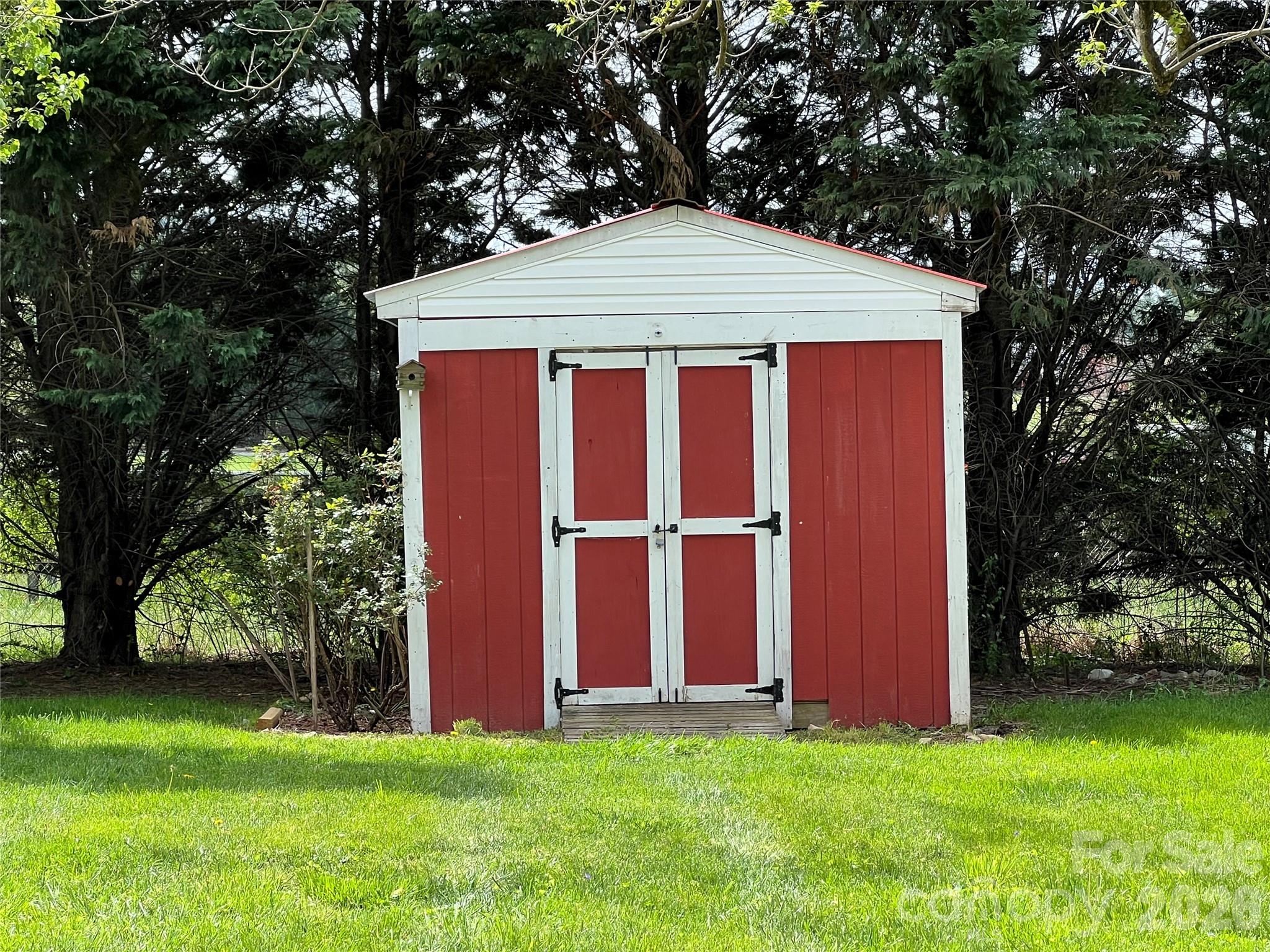 93 Laycock Road Hendersonville, NC 28792 - Photo 33 of 34