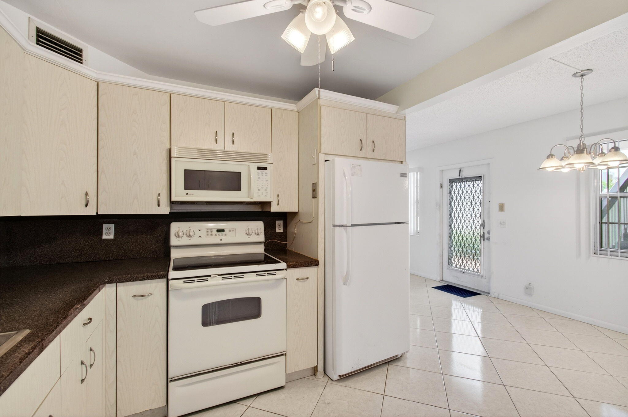 1009 Hythe A Boca Raton, FL 33434 - Photo 22 of 79 17-web-or-mls-DSC_3830