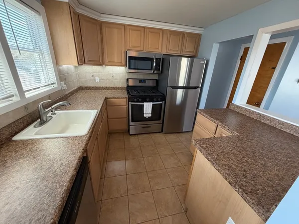 $3,250 | 40 Brookline Avenue, Hull, MA 02045