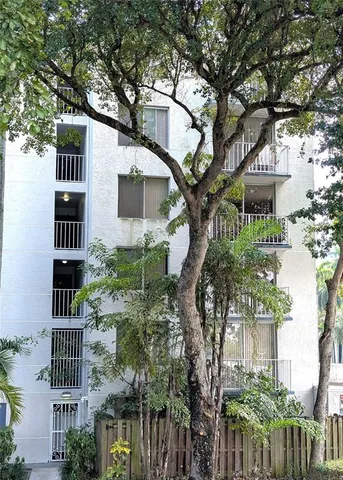 $219,900 | 1740 Northwest N River Drive, Unit 329, Miami, FL 33125