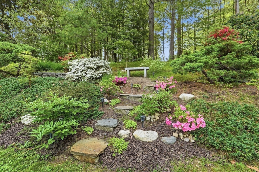 87 Logtown Road Amherst, MA 01002 - Photo 6 of 41