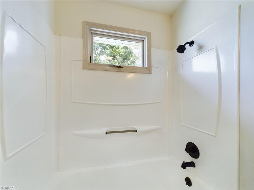 421 Fairgrove Road Thomasville, NC 27360 - Photo 16 of 22 Gallery Image 16