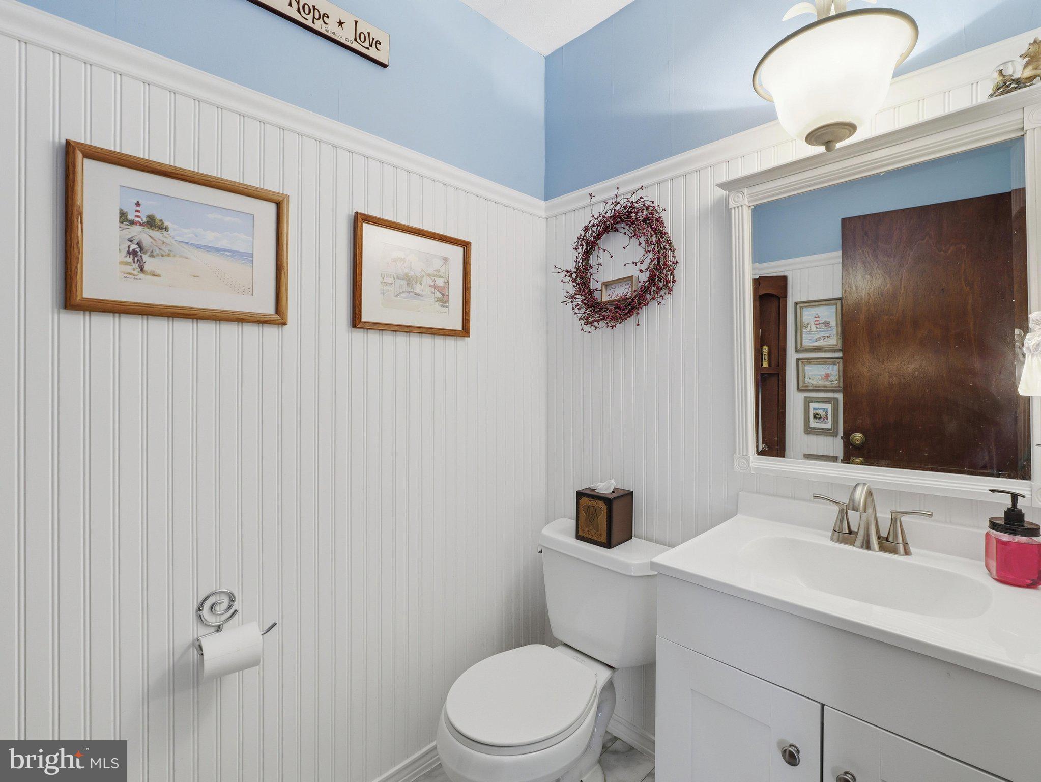 20636 Bent Willow Road Rohrersville, MD 21779 - Photo 28 of 79 Main level half bath off foyer