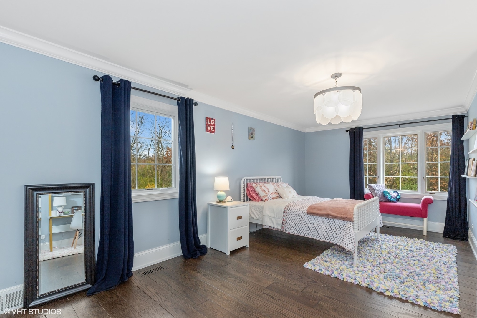 1414 North Avenue Bannockburn, IL 60015 - Photo 19 of 29 a room that has a bed and a window