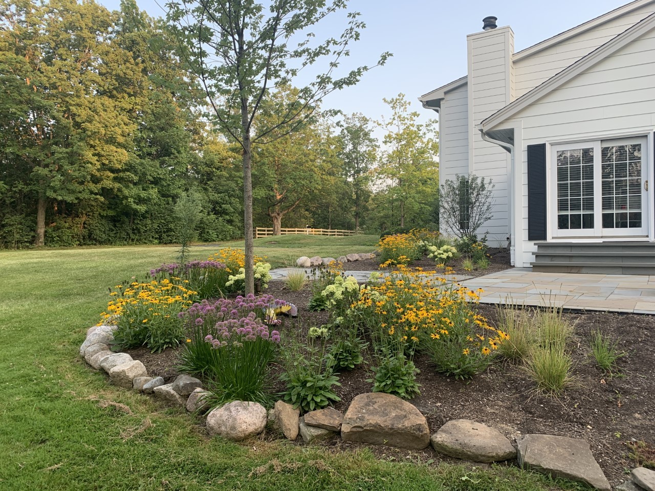 1414 North Avenue Bannockburn, IL 60015 - Photo 27 of 29 a front view of a house with garden