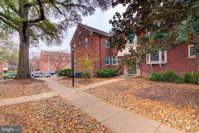 $2,250 | 2100 North Scott Street, Unit 101, Arlington, VA 22209