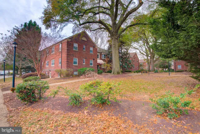 $2,250 | 2100 North Scott Street, Unit 101, Arlington, VA 22209