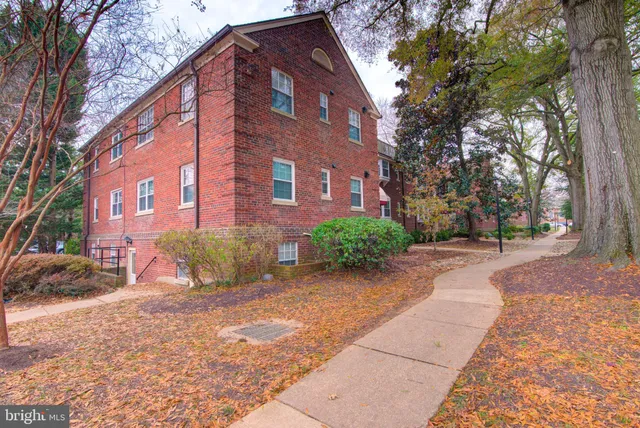 $2,250 | 2100 North Scott Street, Unit 101, Arlington, VA 22209