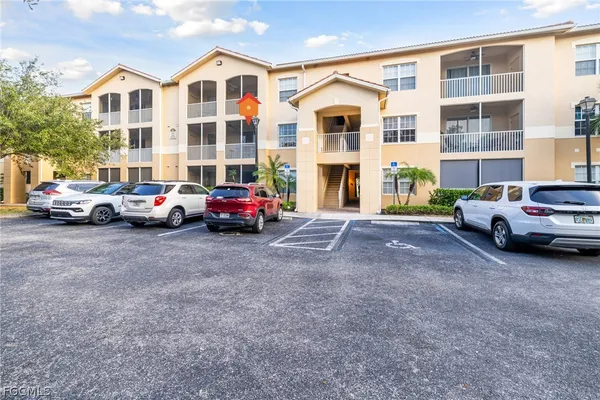 $1,650 | 9055 Colby Drive, Unit 2213, Fort Myers, FL 33919