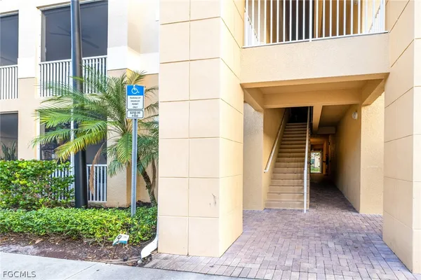 $1,650 | 9055 Colby Drive, Unit 2213, Fort Myers, FL 33919