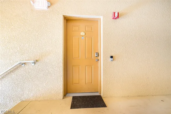 $1,650 | 9055 Colby Drive, Unit 2213, Fort Myers, FL 33919