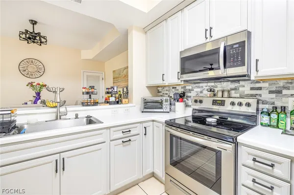 $1,650 | 9055 Colby Drive, Unit 2213, Fort Myers, FL 33919