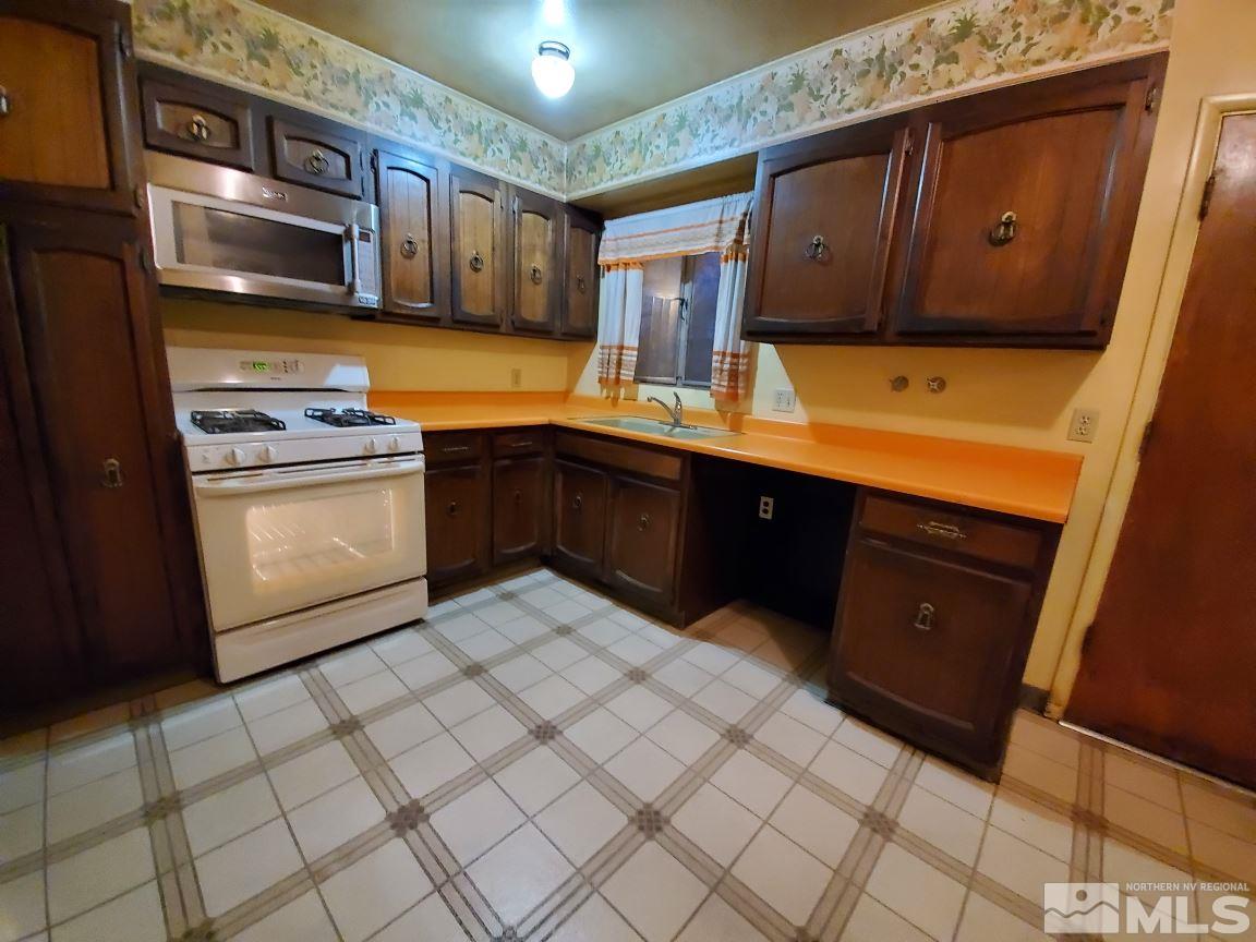 1570 Auburn Way Reno, NV 89502 - Photo 16 of 31 Photo 17