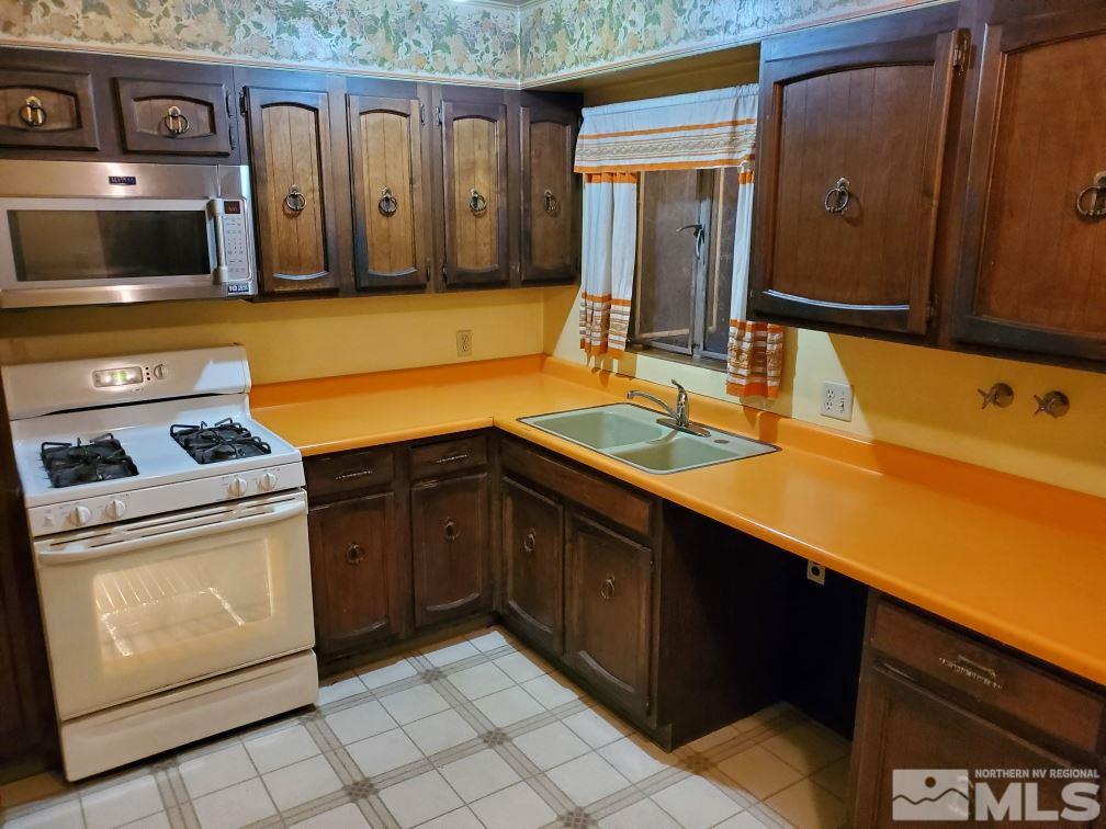 1570 Auburn Way Reno, NV 89502 - Photo 20 of 31 Photo 21