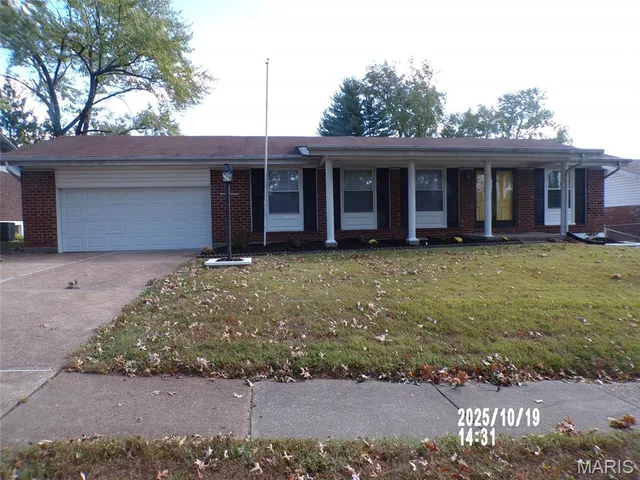$258,000 | 4348 Vandals Drive, Florissant, MO 63033