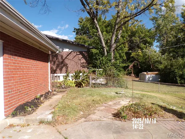 $248,000 | 4348 Vandals Drive, Florissant, MO 63033