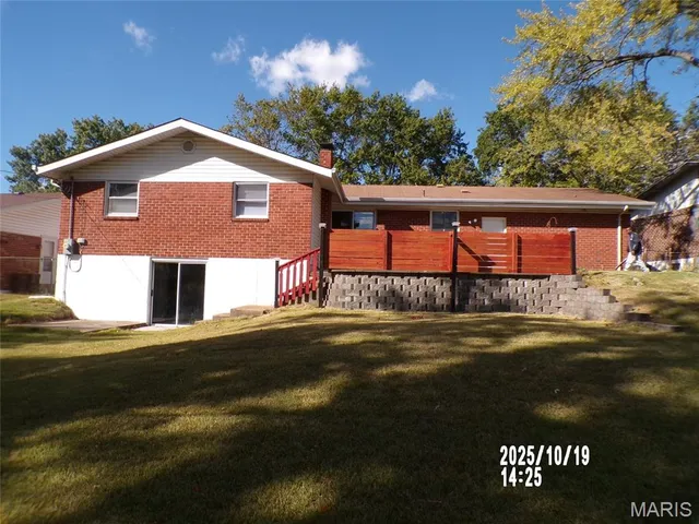 $258,000 | 4348 Vandals Drive, Florissant, MO 63033
