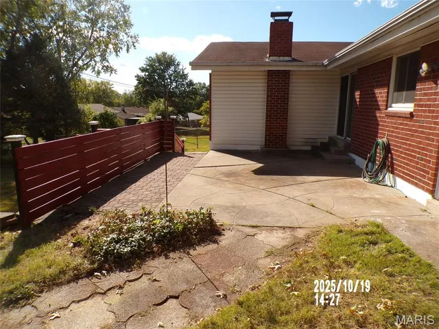 $258,000 | 4348 Vandals Drive, Florissant, MO 63033