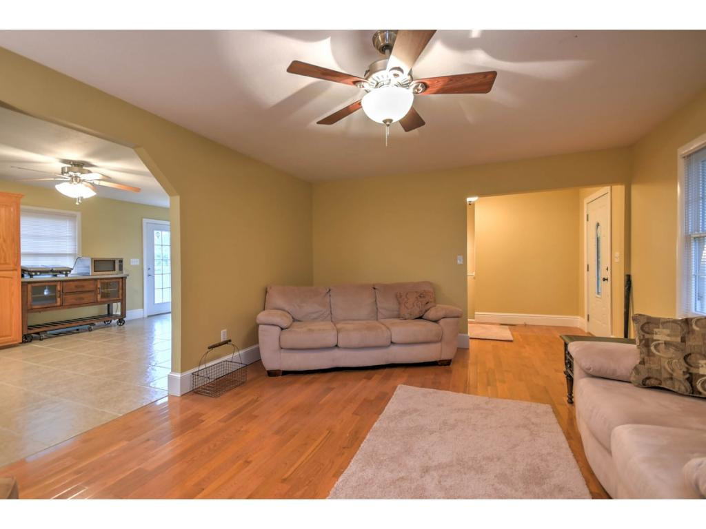 356 McAmis Road Greeneville, TN 37745 - Photo 3 of 36 Photo 3