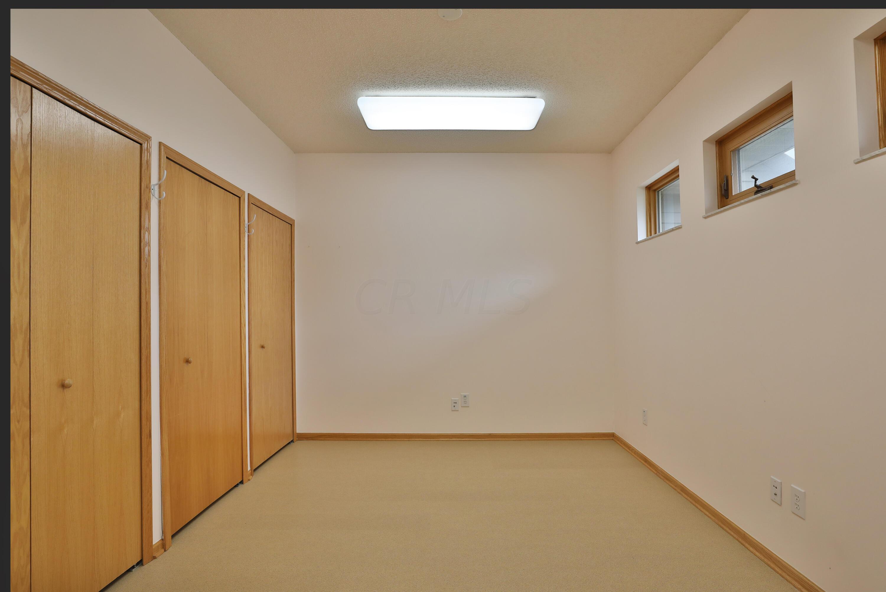 5892 Linworth Road Columbus, OH 43085 - Photo 37 of 68 5892-Linworth-37