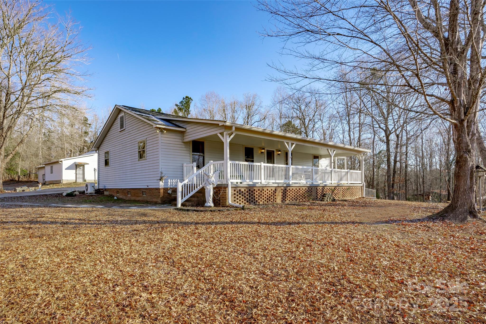 2212 Waterfront Road Liberty Hill, SC 29074 - Photo 1 of 47 Gallery Image 1