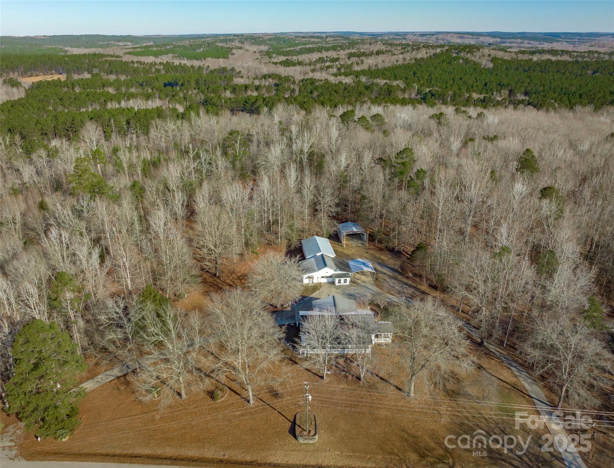 2212 Waterfront Road Liberty Hill, SC 29074 - Photo 5 of 47 Gallery Image 5