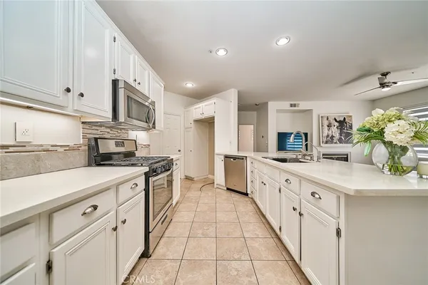 $3,700 | 441 Ridgeway, Irvine, CA 92620