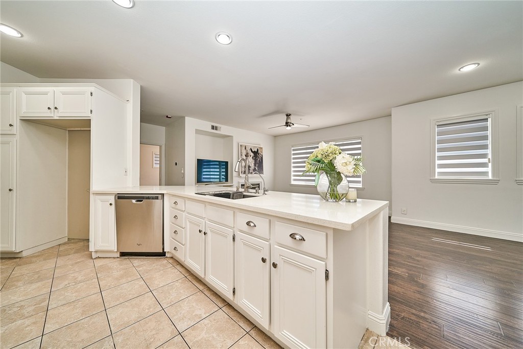 441 Ridgeway Irvine, CA 92620 - Photo 14 of 47