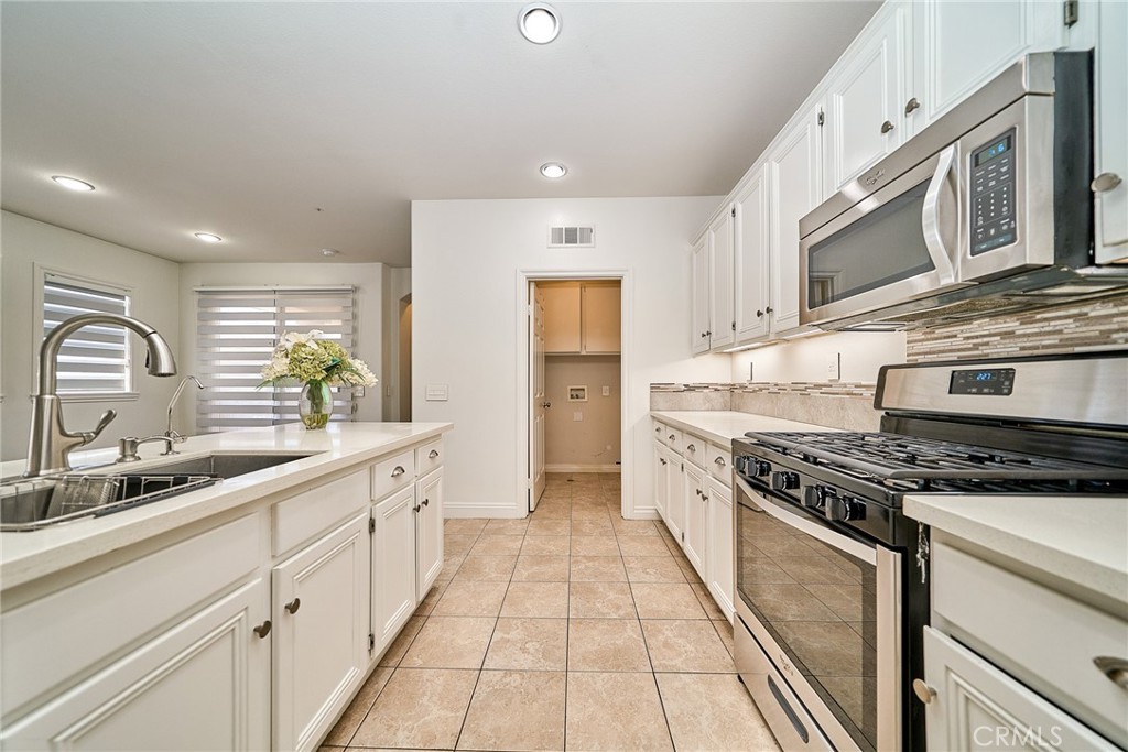 441 Ridgeway Irvine, CA 92620 - Photo 17 of 47