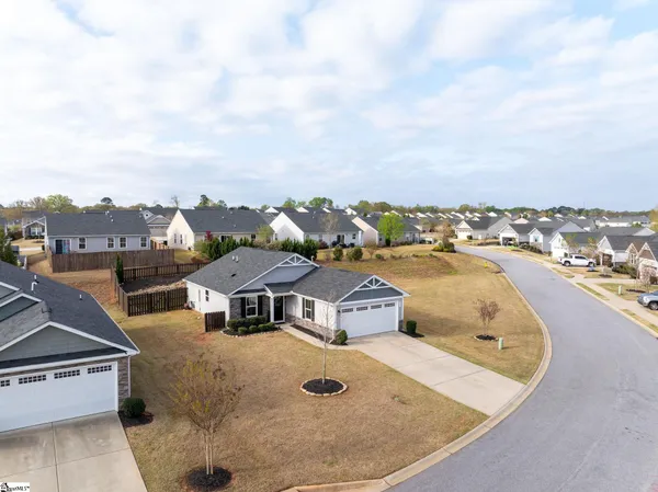 $299,900 | 402 Edgehill Court, Greenville, SC 29617