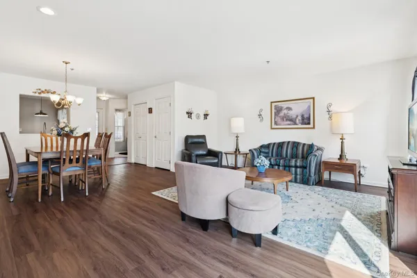 $540,000 | 4 Commodore Circle, Port Jefferson Station, NY 11776
