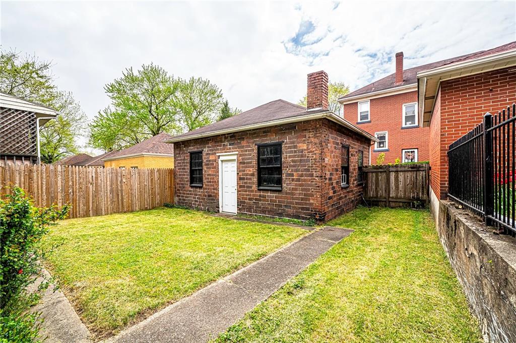 235 Greydon Avenue McKees Rocks, PA 15136 - Photo 23 of 25 Gallery Image 23