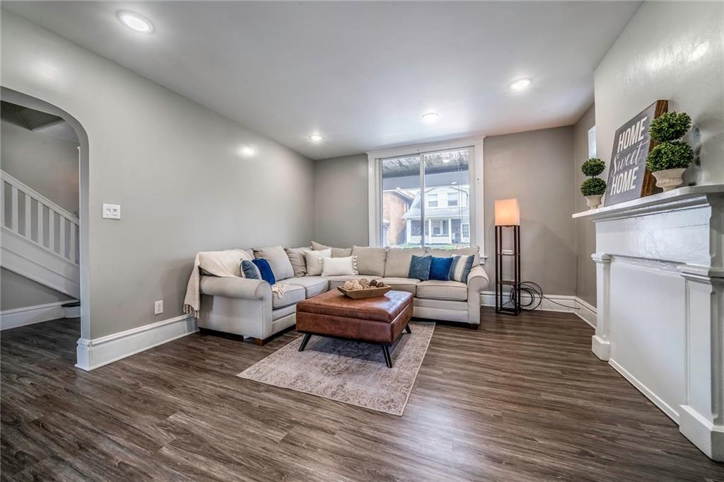 235 Greydon Avenue McKees Rocks, PA 15136 - Photo 4 of 25 Gallery Image 4