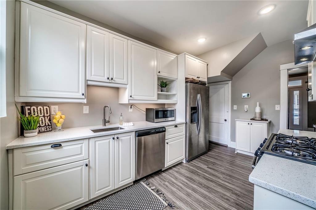 235 Greydon Avenue McKees Rocks, PA 15136 - Photo 6 of 25 Gallery Image 6