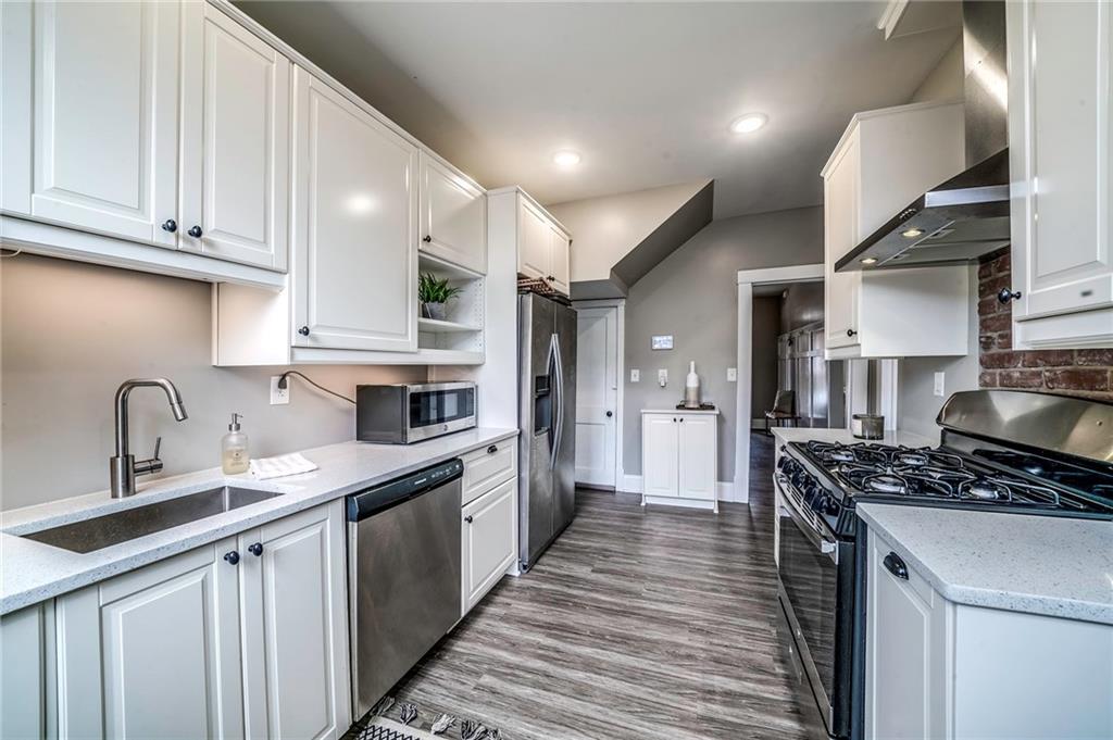 235 Greydon Avenue McKees Rocks, PA 15136 - Photo 7 of 25 Gallery Image 7