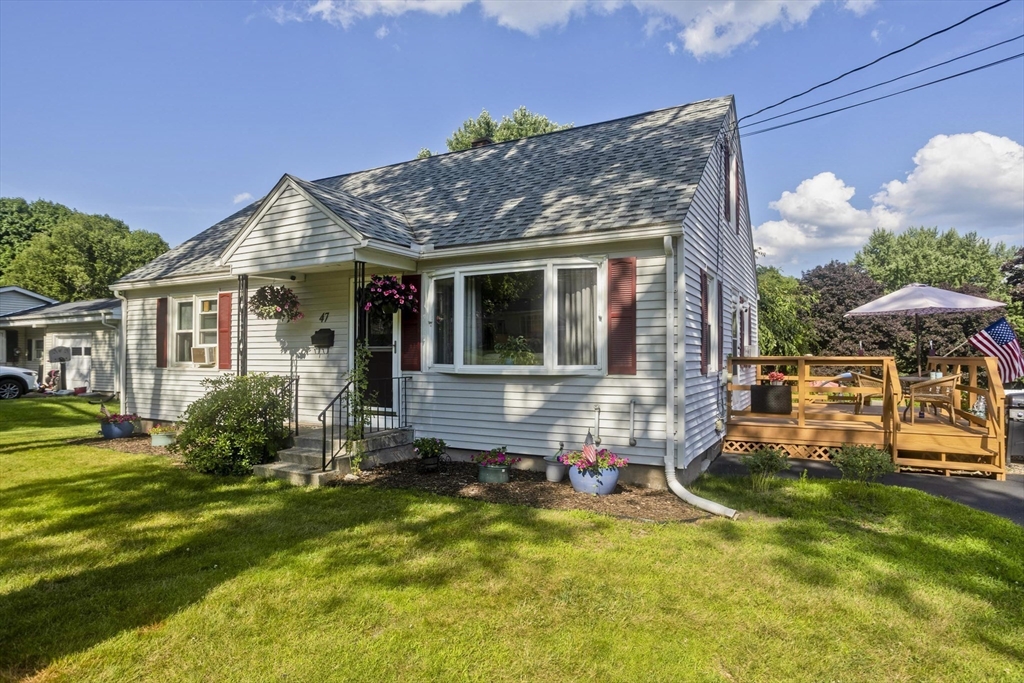 47 Searle Road South Hadley, MA 01075 - Photo 1 of 39 Gallery Image 1