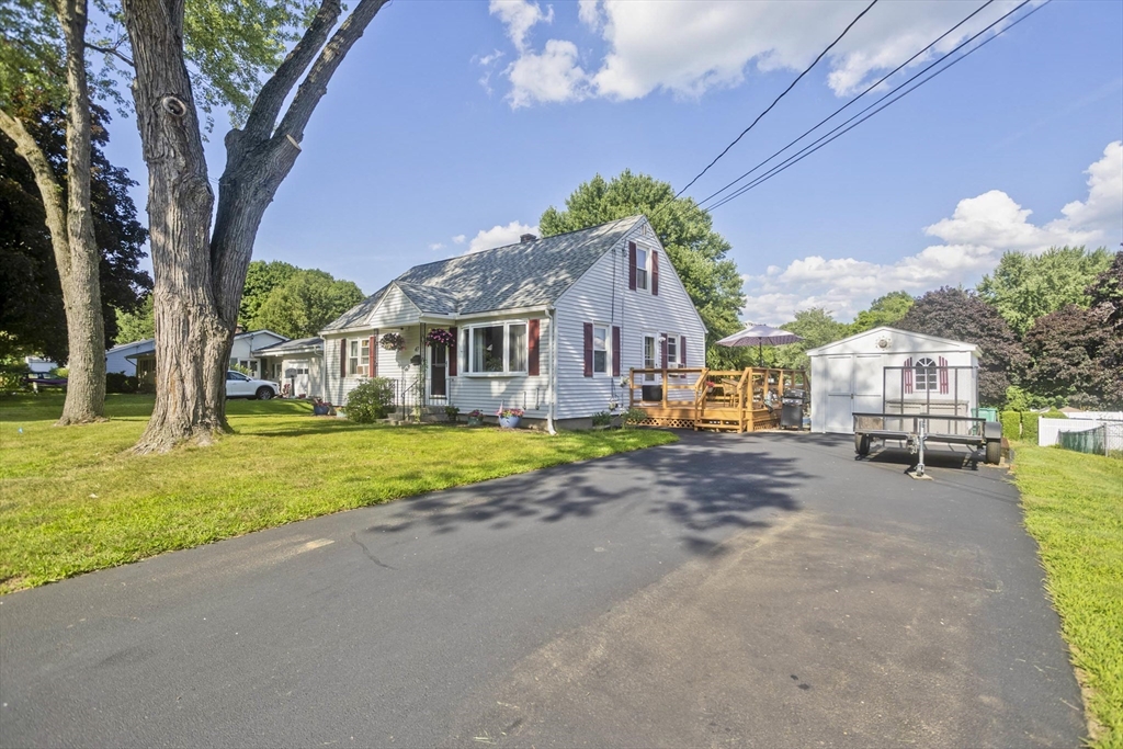 47 Searle Road South Hadley, MA 01075 - Photo 4 of 39 Gallery Image 4