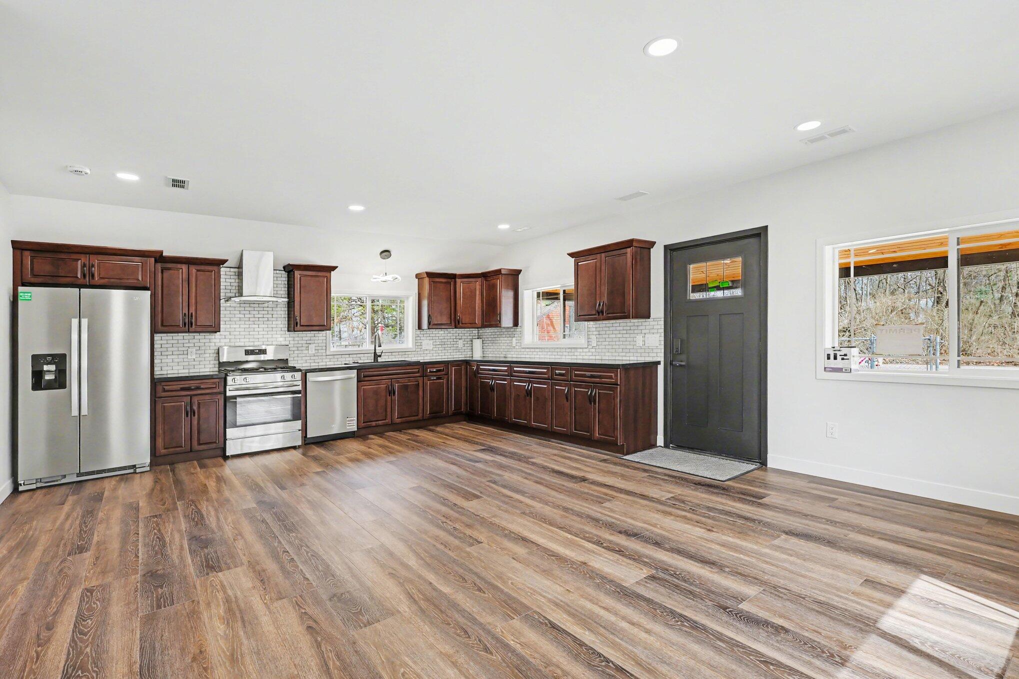 908 Grove Street Pullman, MI 49450 - Photo 10 of 31 020_file_5513