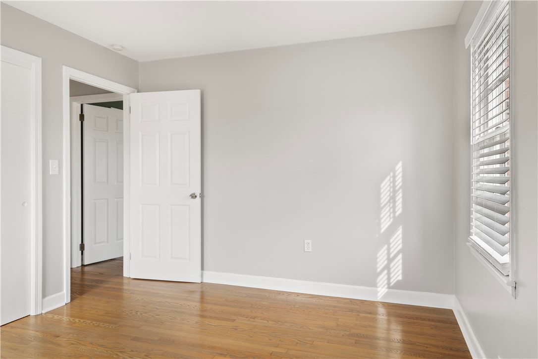 138 Julian Drive Seneca, SC 29678 - Photo 30 of 44 Master bedroom