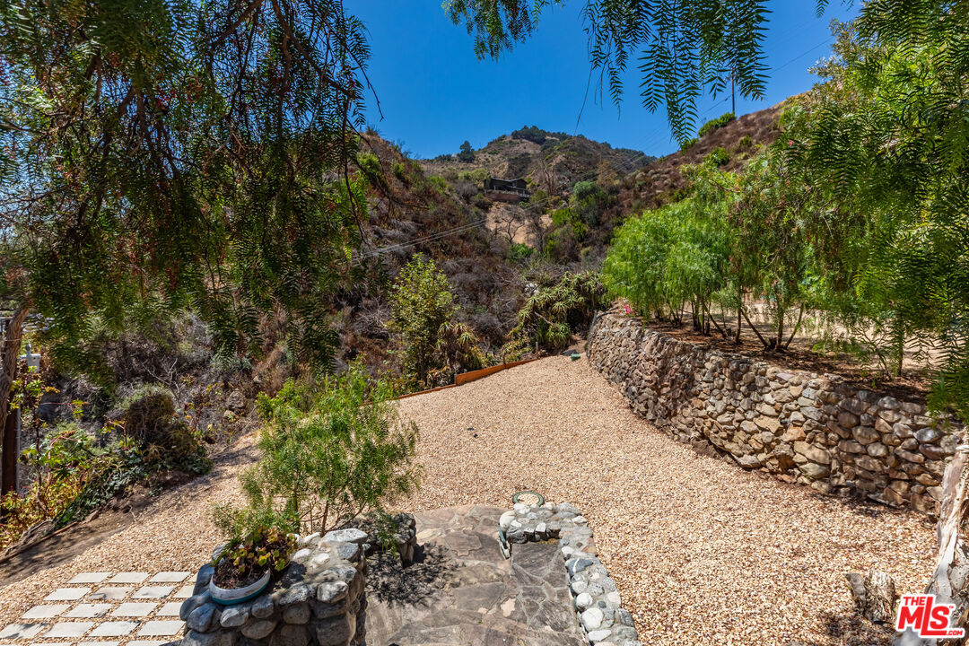 2961 Gorge Road Malibu, CA 90265 - Photo 55 of 58 Gallery Image 55