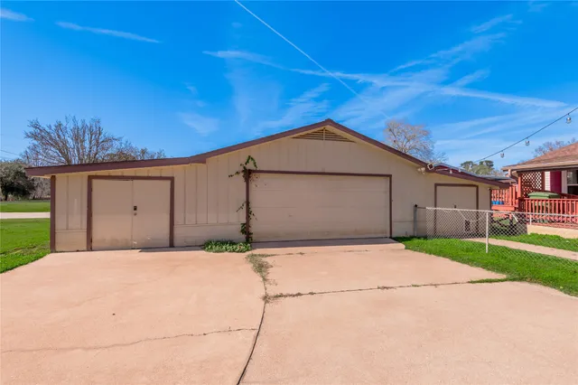 $149,900 | 53 Lakeview Drive, Huntsville, TX 77320
